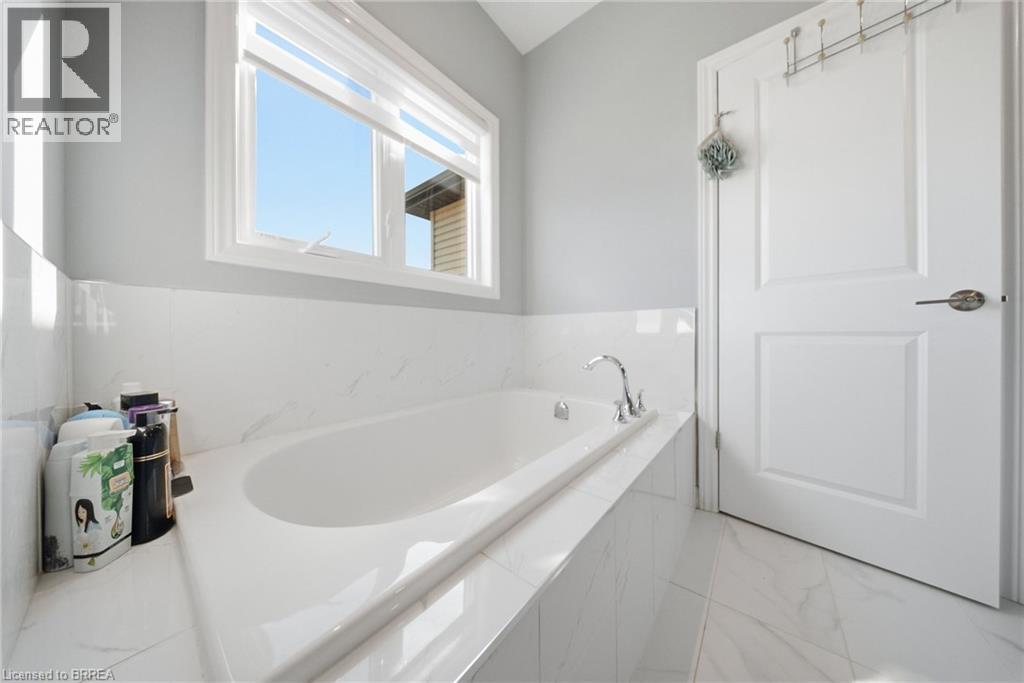 112 Honey Street Property Photo 24