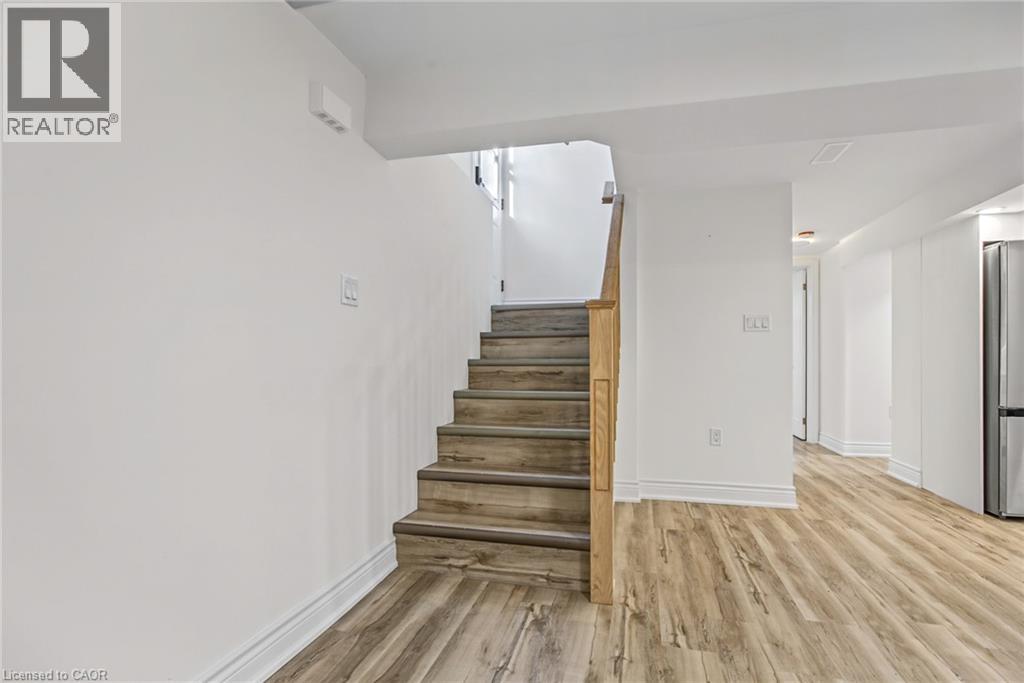 156 East 36th Street Unit# Lower Property Photo 8