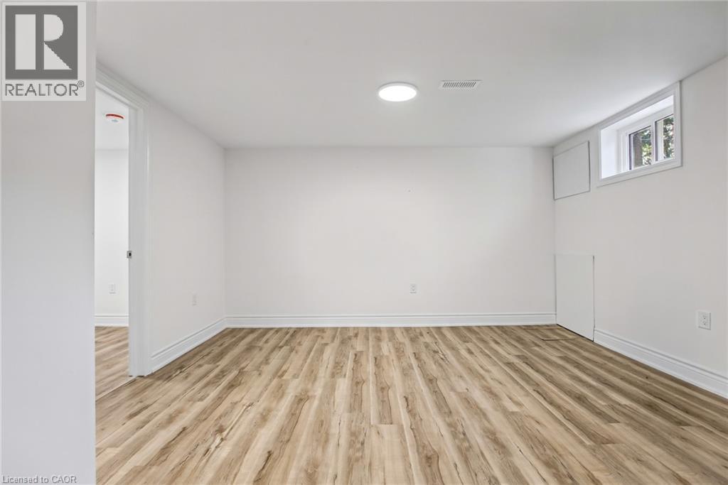 156 East 36th Street Unit# Lower Property Photo 12