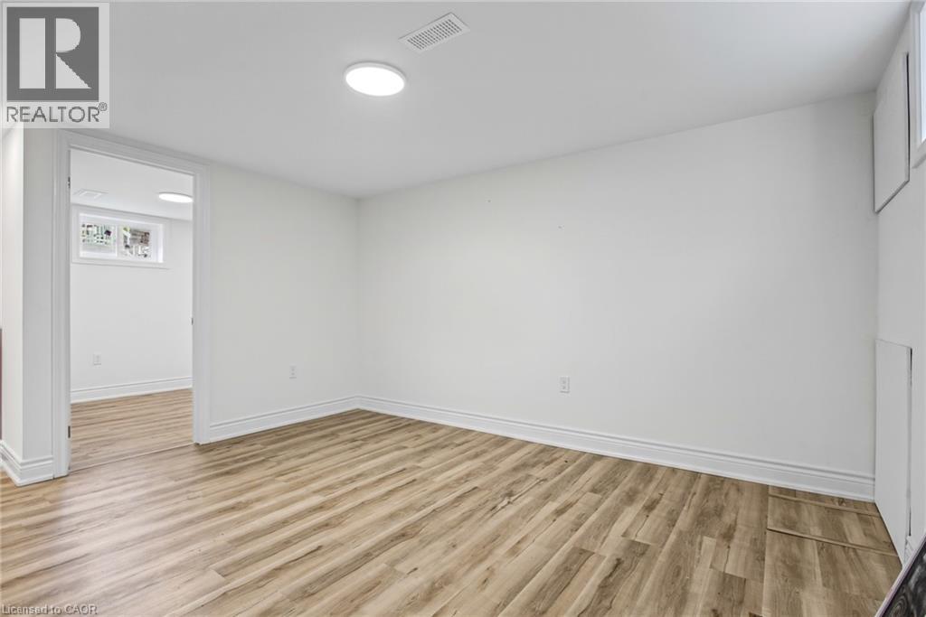 156 East 36th Street Unit# Lower Property Photo 13