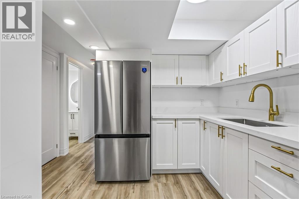 156 East 36th Street Unit# Lower Property Photo 14