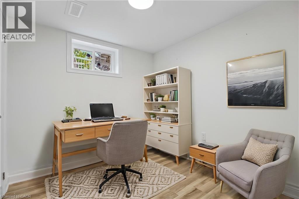 156 East 36th Street Unit# Lower Property Photo 17
