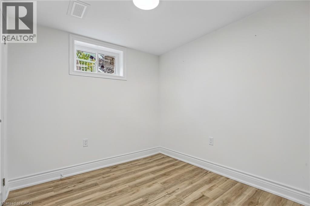 156 East 36th Street Unit# Lower Property Photo 18