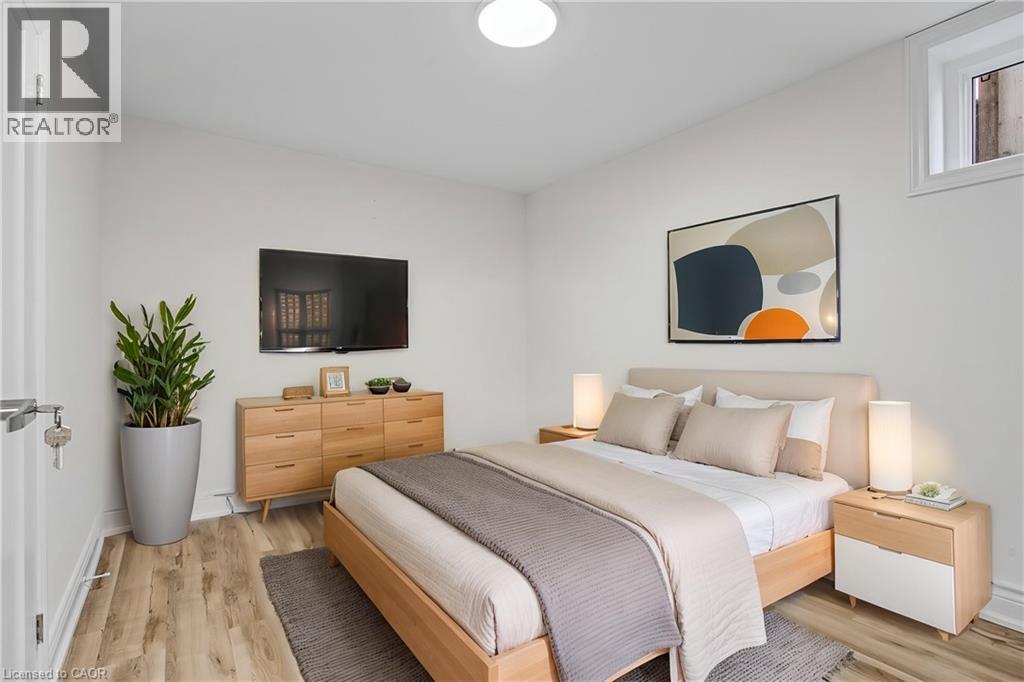 156 East 36th Street Unit# Lower Property Photo 19