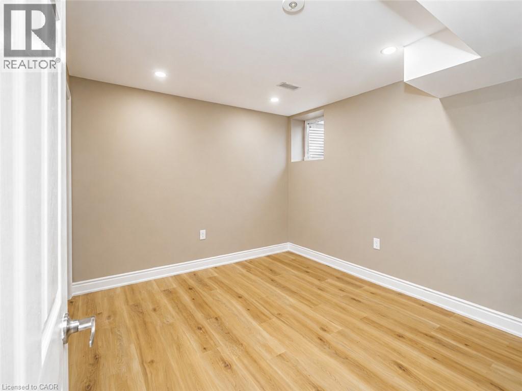 485 Avens Street Unit# Lower Property Photo 7