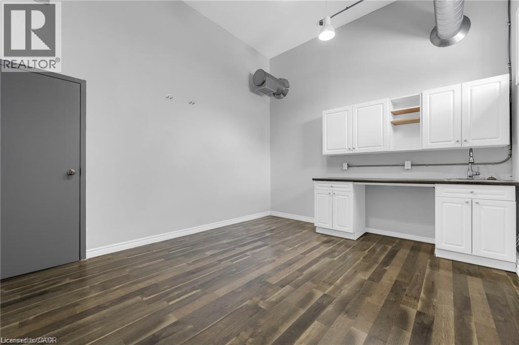 16 Myrtle Avenue Unit# 9b Property Photo 5