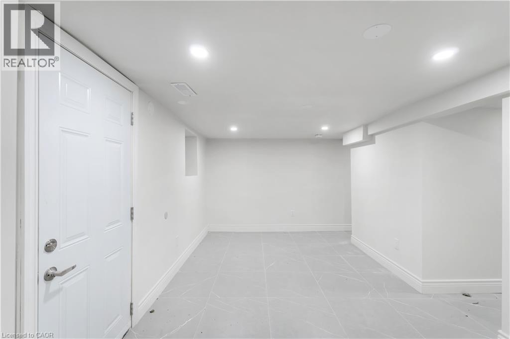 18 Mountain Street Unit# 3 Property Photo 5