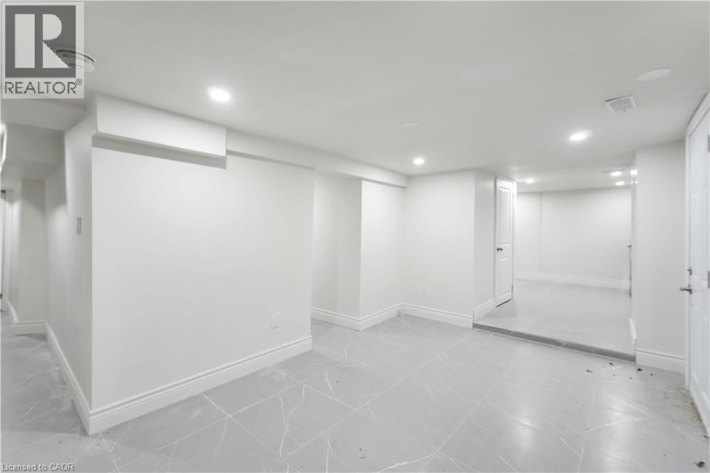 18 Mountain Street Unit# 3 Property Photo 6