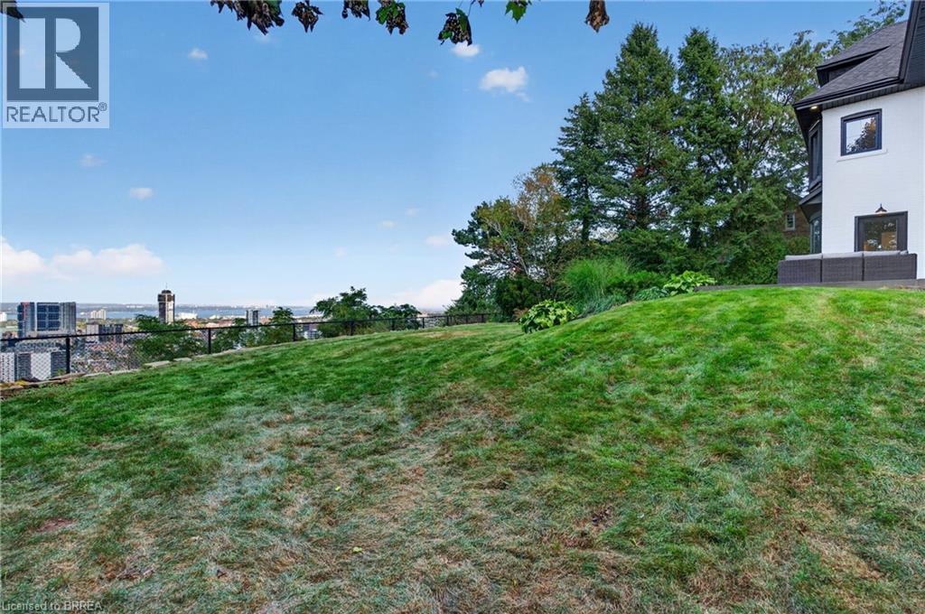 5 Bull's Lane Property Photo 45