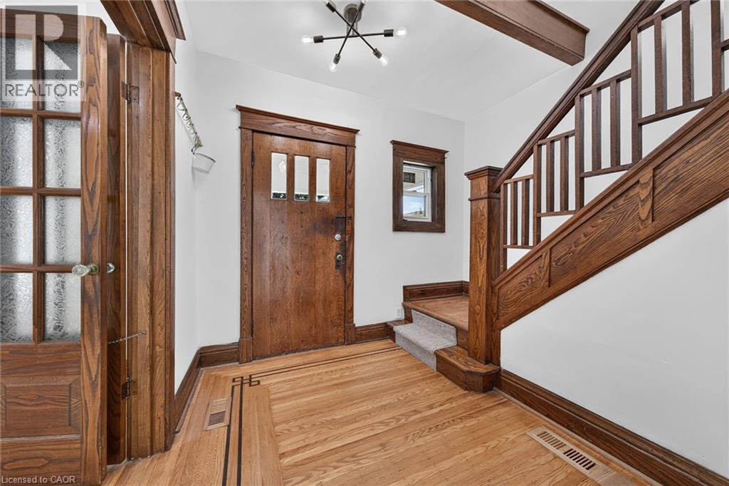 229 Park Row S Property Photo 3