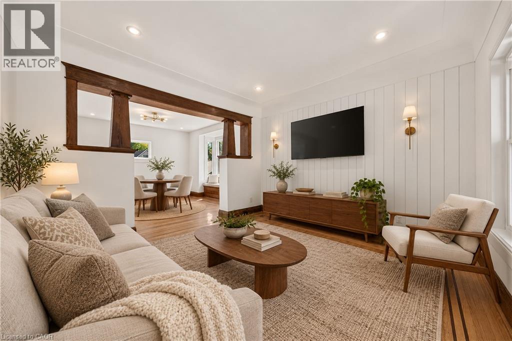 229 Park Row S Property Photo 7