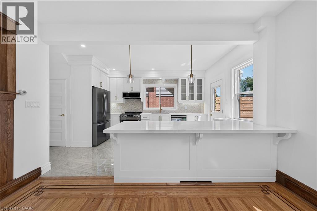 229 Park Row S Property Photo 14