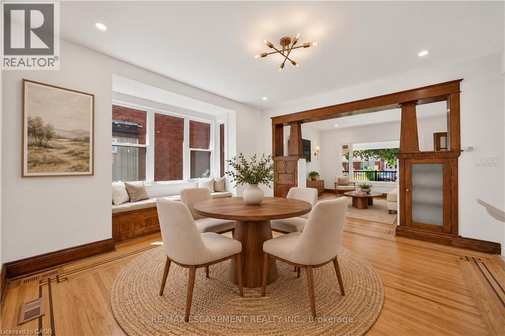 229 Park Row S Property Photo 18