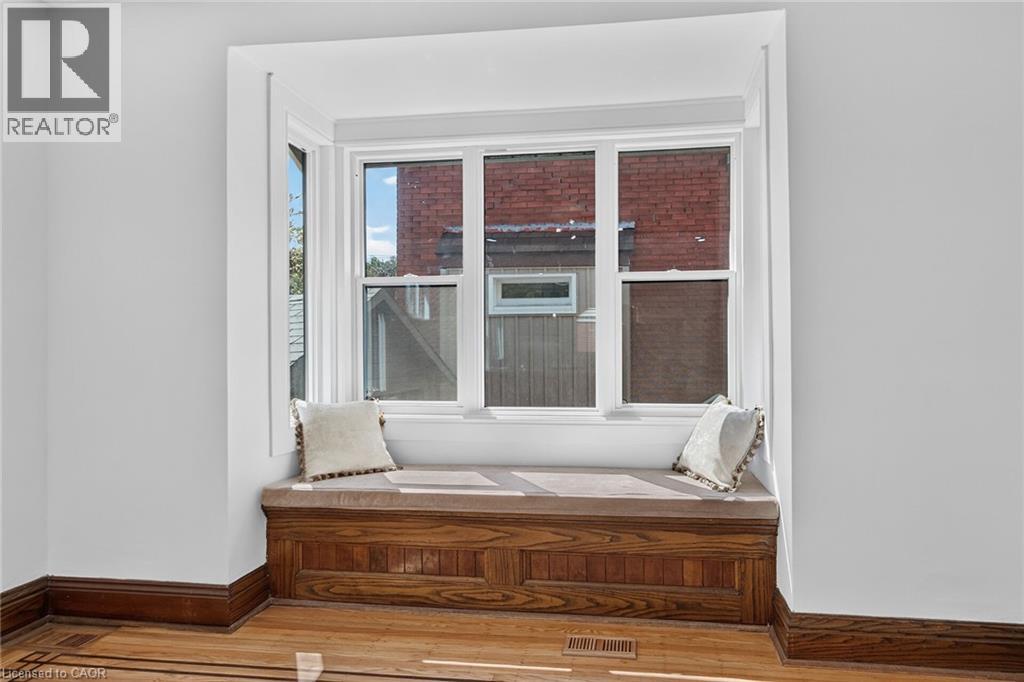 229 Park Row S Property Photo 21