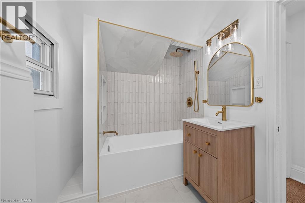 229 Park Row S Property Photo 24