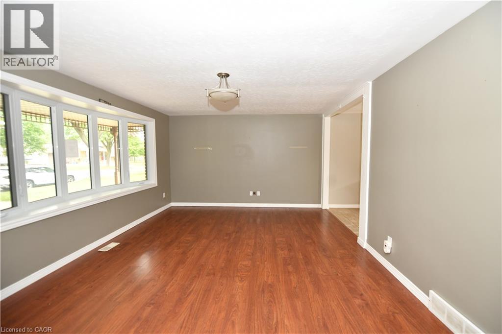 37 Ebury Crescent Property Photo 2