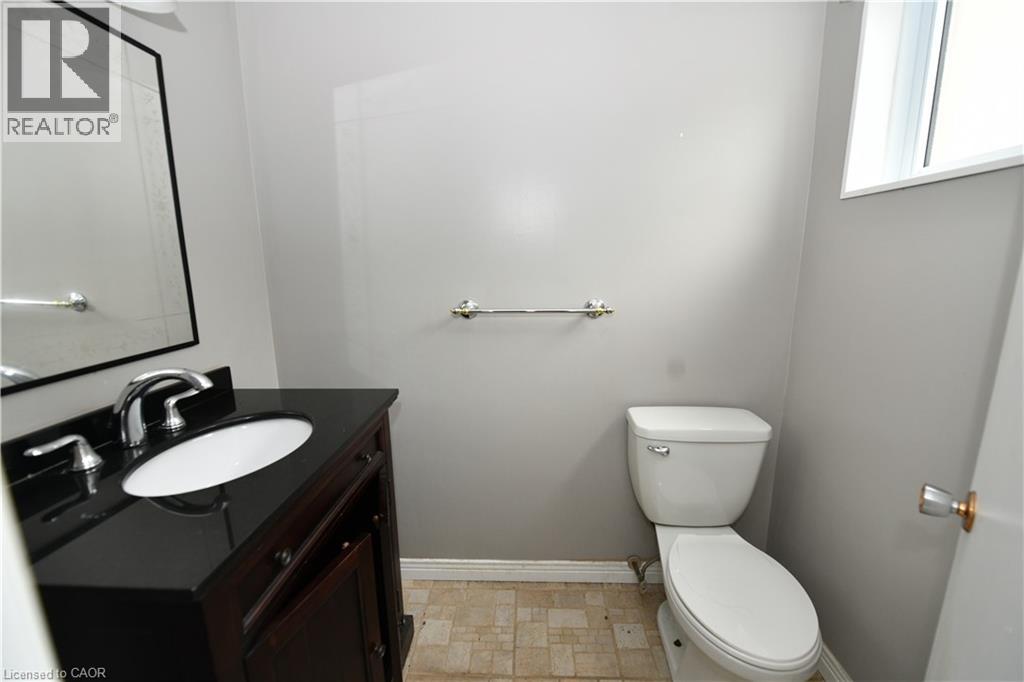 37 Ebury Crescent Property Photo 4