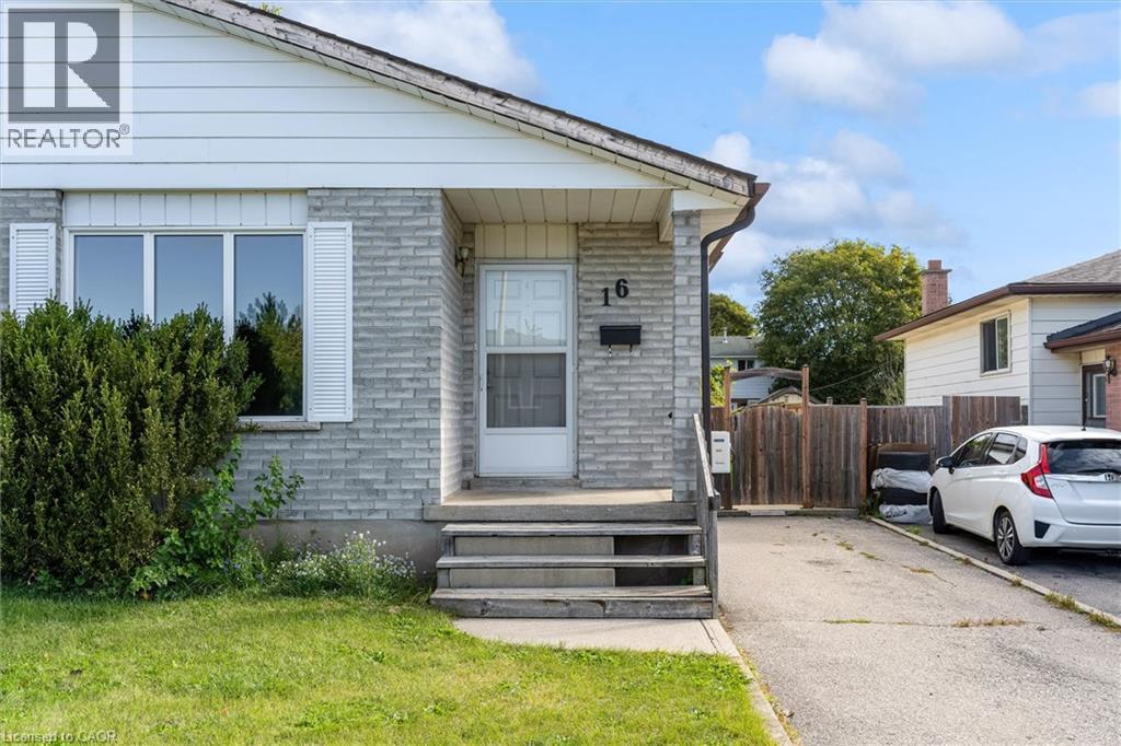 16 Crystal Court Property Photo 2