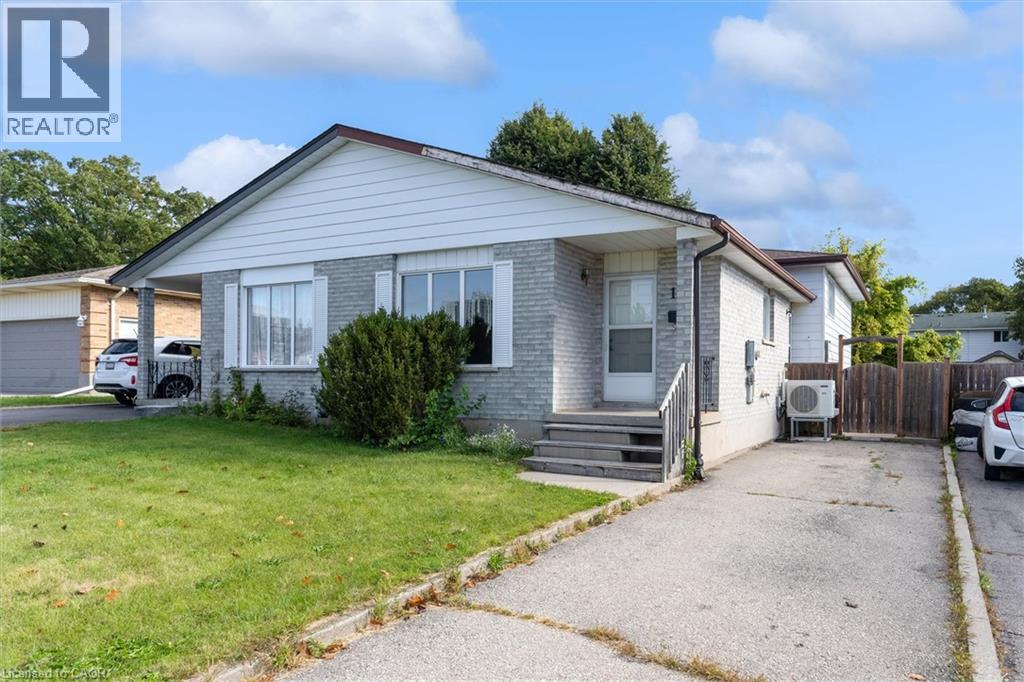 16 Crystal Court Property Photo 3