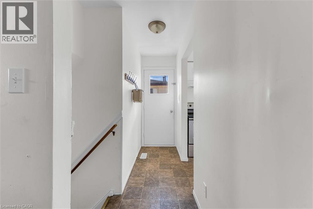 16 Crystal Court Property Photo 7