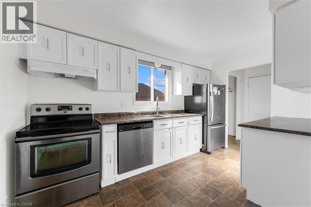16 Crystal Court Property Photo 8