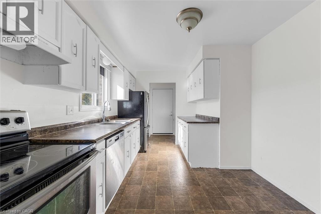 16 Crystal Court Property Photo 9
