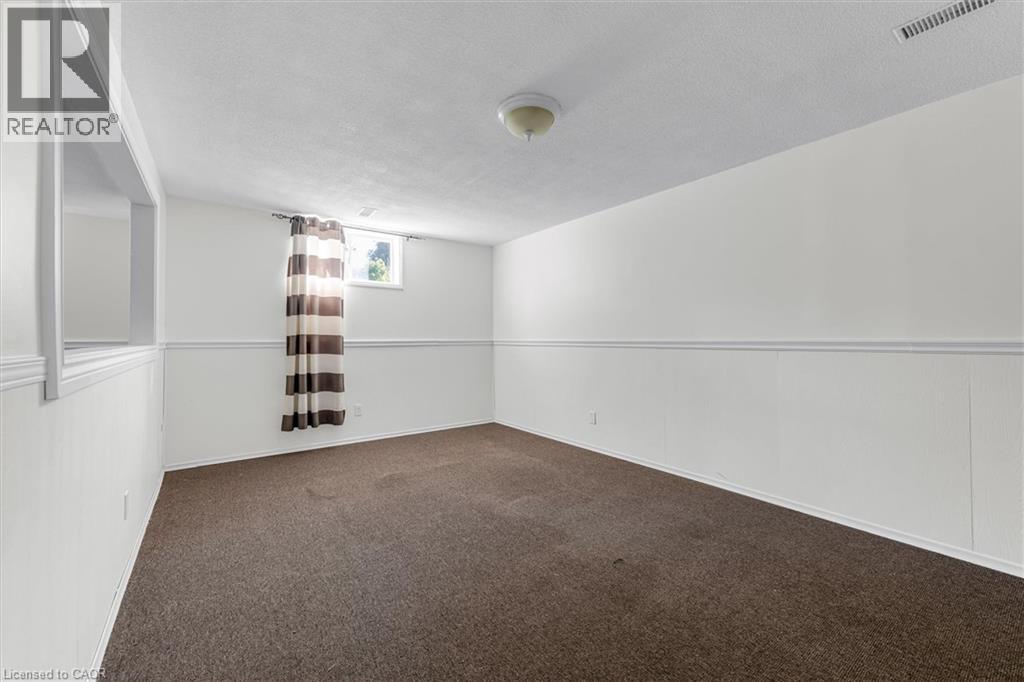16 Crystal Court Property Photo 18