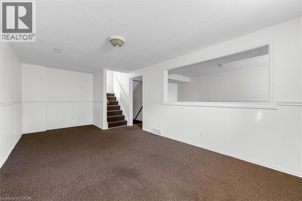 16 Crystal Court Property Photo 19