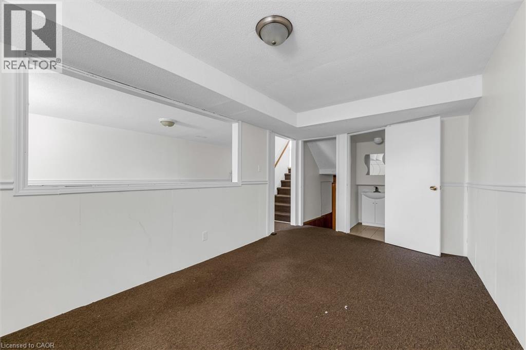 16 Crystal Court Property Photo 21