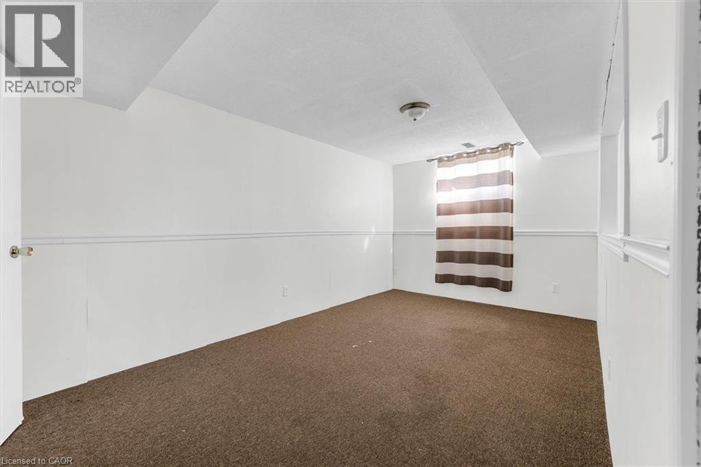 16 Crystal Court Property Photo 22