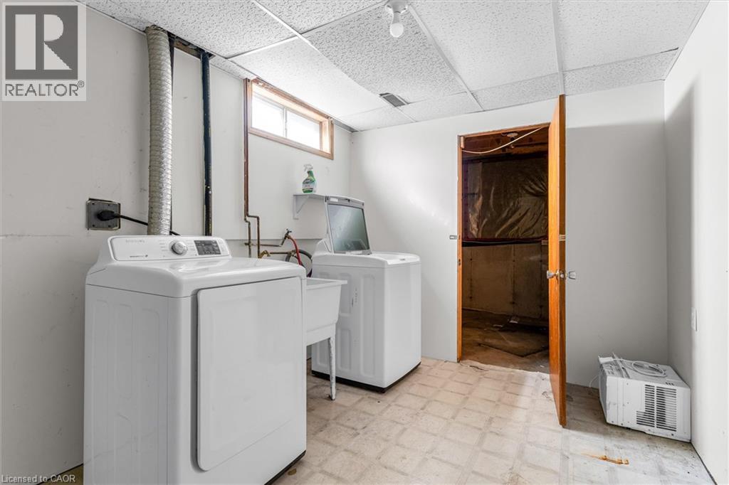 16 Crystal Court Property Photo 23