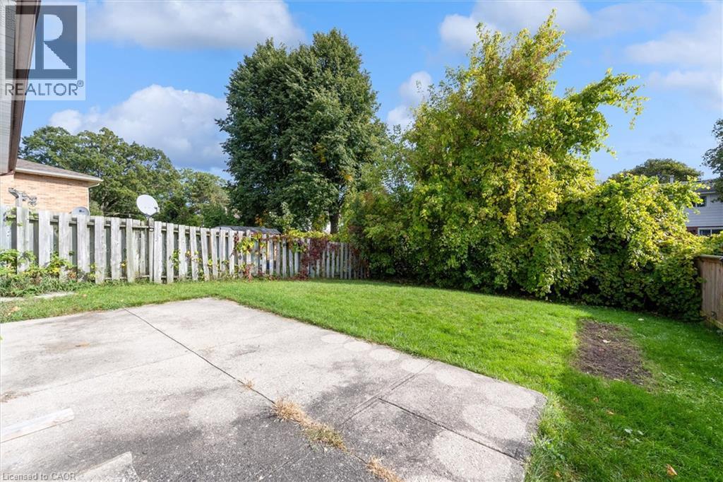 16 Crystal Court Property Photo 24