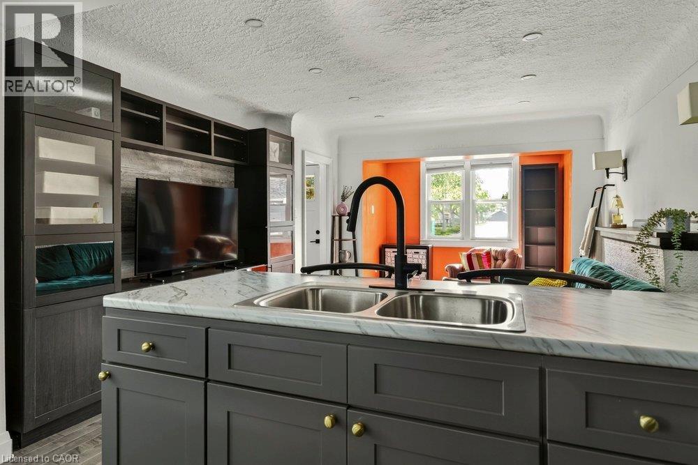 65 Edinburgh Avenue Property Photo 23