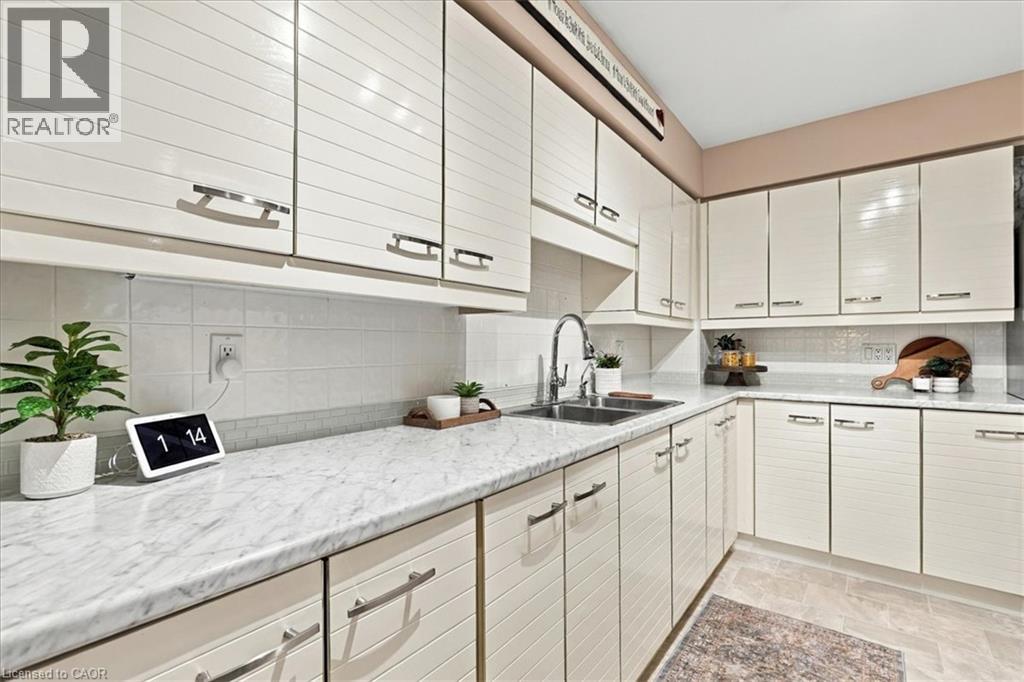 525 Beechwood Drive Unit# 31 Property Photo 12