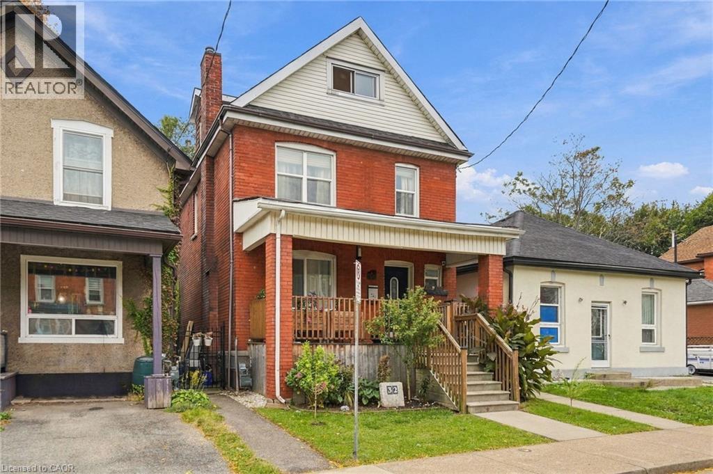32 Oak Avenue Property Photo 2