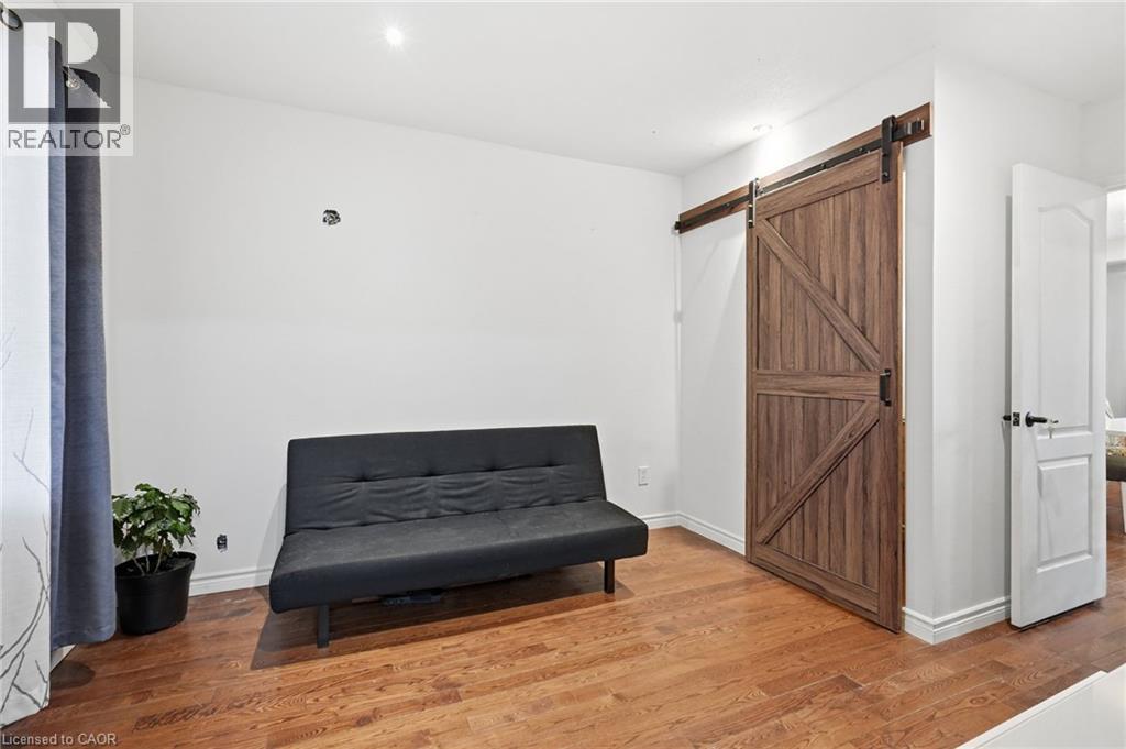 32 Oak Avenue Property Photo 7