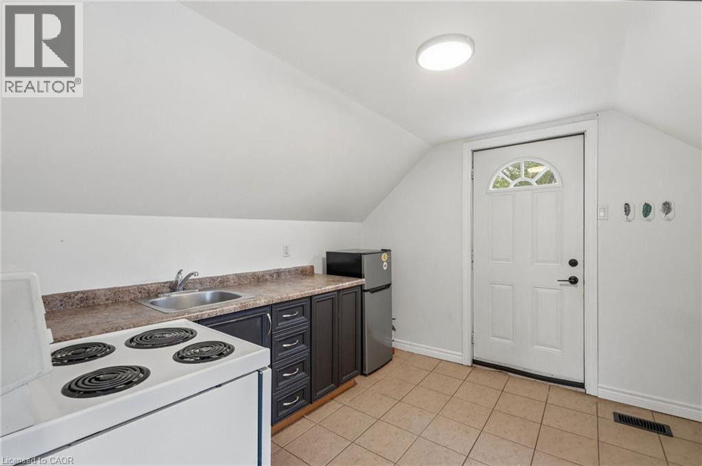 32 Oak Avenue Property Photo 33