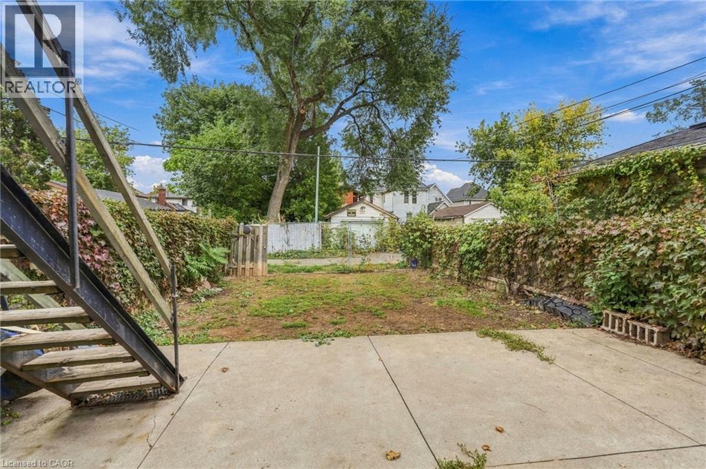 32 Oak Avenue Property Photo 42