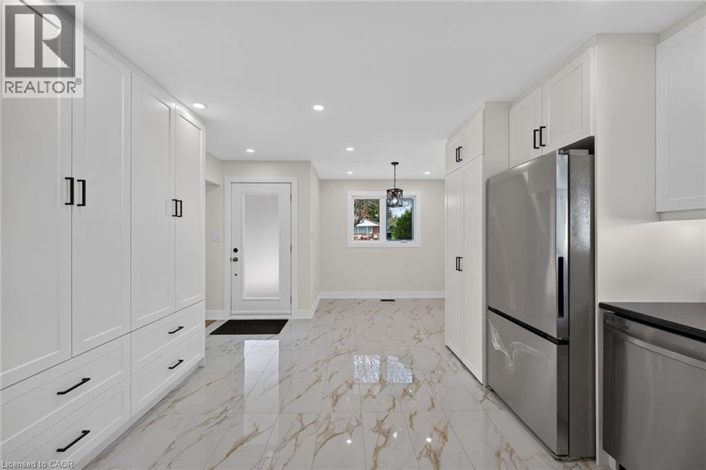 331 East 17th Street Property Photo 8