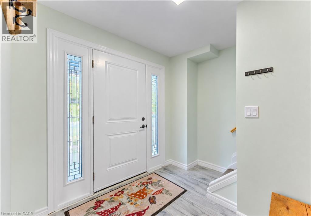 55 Queen Street W Property Photo 7
