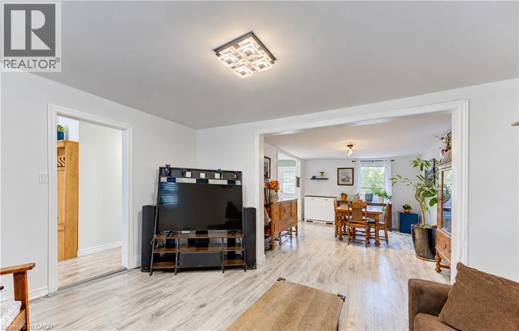 55 Queen Street W Property Photo 10