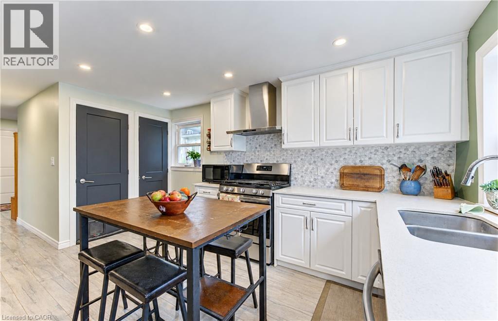 55 Queen Street W Property Photo 15