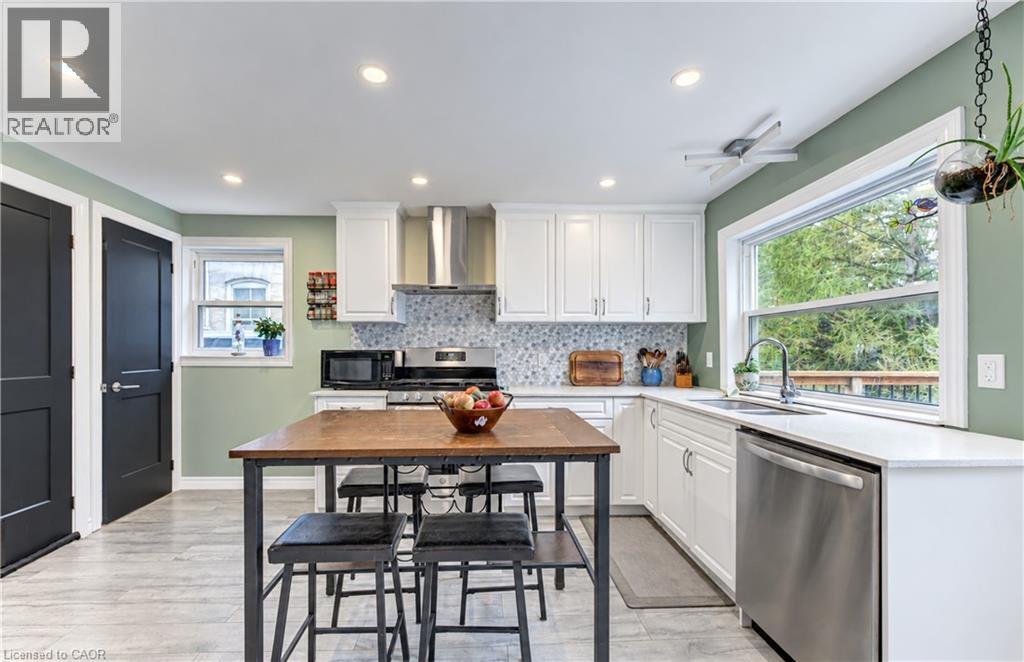 55 Queen Street W Property Photo 17