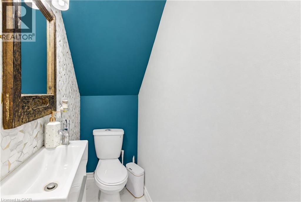 55 Queen Street W Property Photo 20