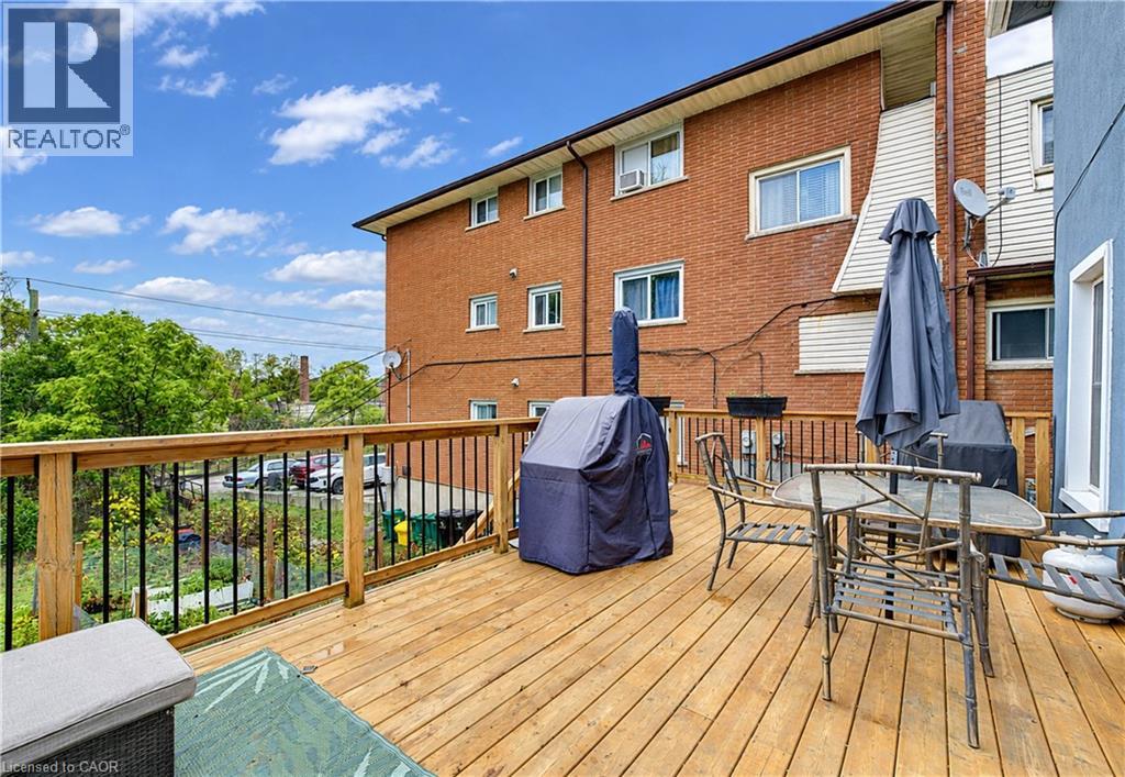 55 Queen Street W Property Photo 39