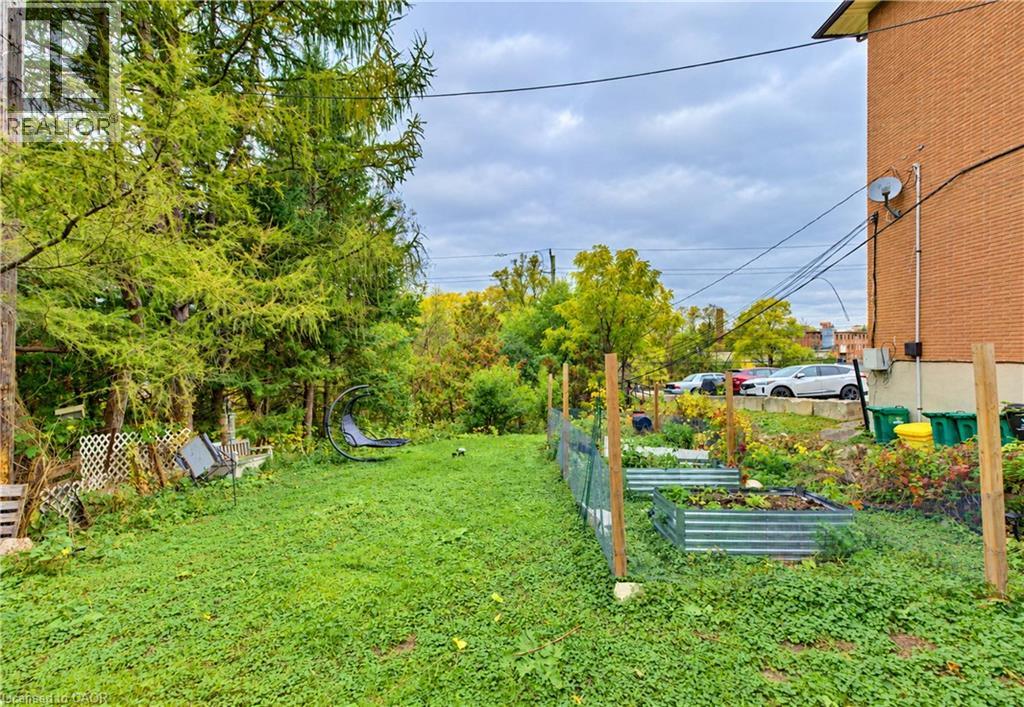 55 Queen Street W Property Photo 40
