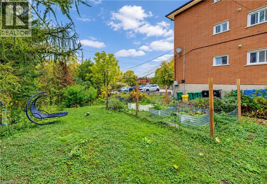 55 Queen Street W Property Photo 41