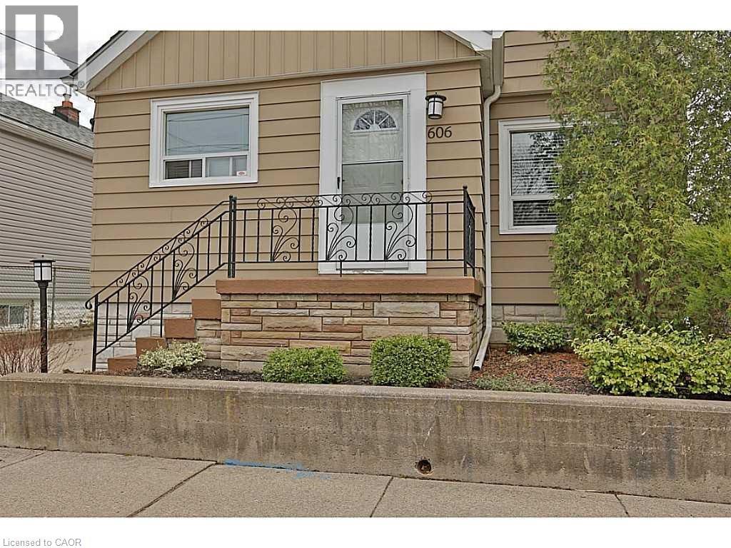 606 Brucedale Avenue E Unit# Upper Lvl Property Photo 2