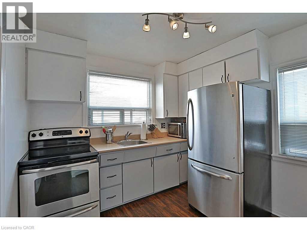 606 Brucedale Avenue E Unit# Upper Lvl Property Photo 6