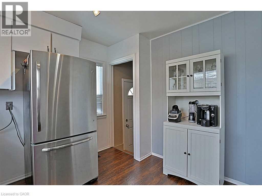 606 Brucedale Avenue E Unit# Upper Lvl Property Photo 7